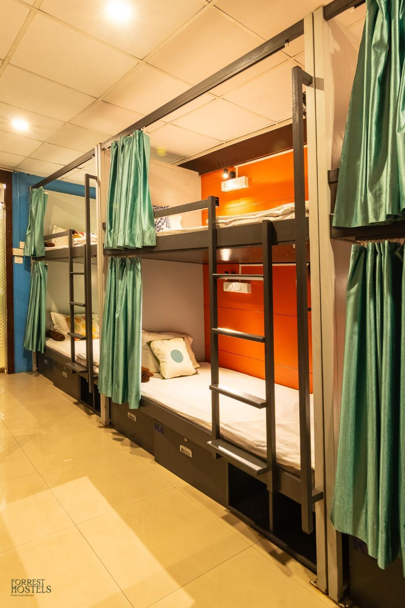 Forrest Hostels Mumbai Ngoại thất bức ảnh