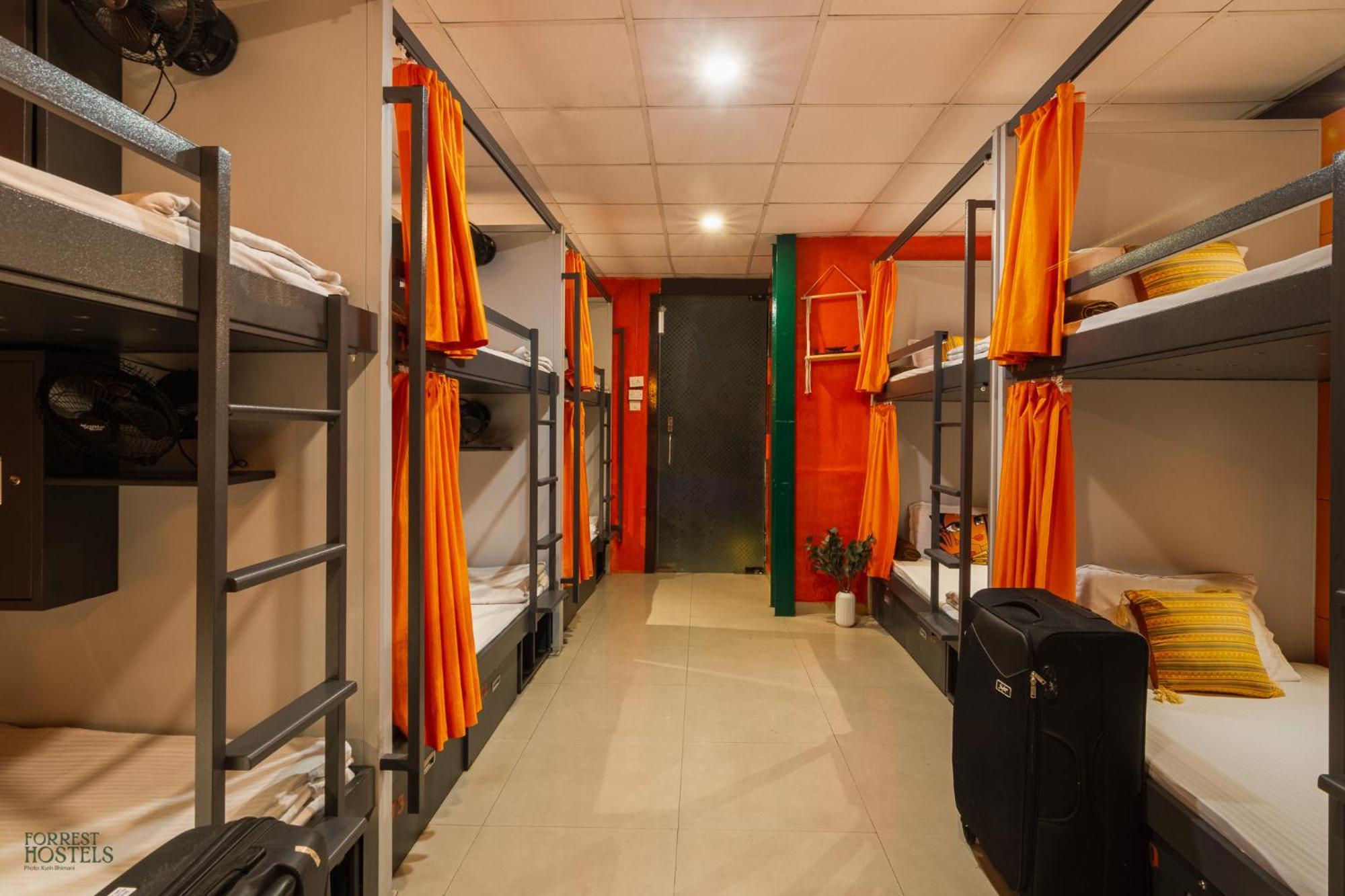 Forrest Hostels Mumbai Ngoại thất bức ảnh