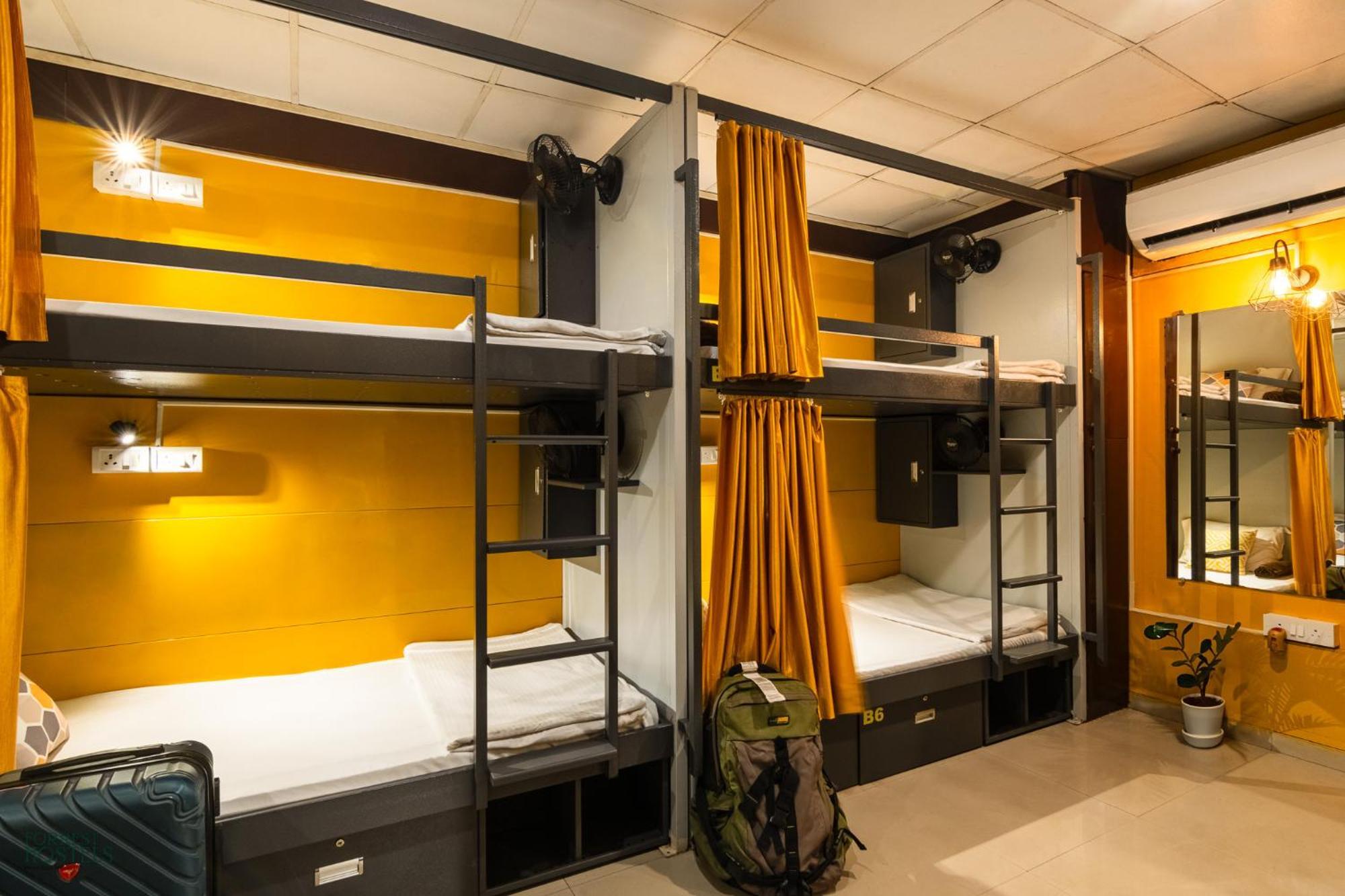 Forrest Hostels Mumbai Ngoại thất bức ảnh