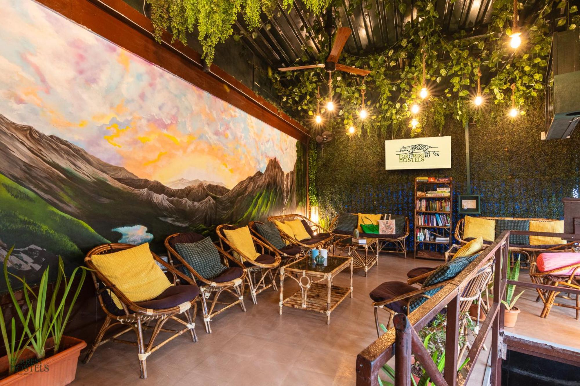 Forrest Hostels Mumbai Ngoại thất bức ảnh