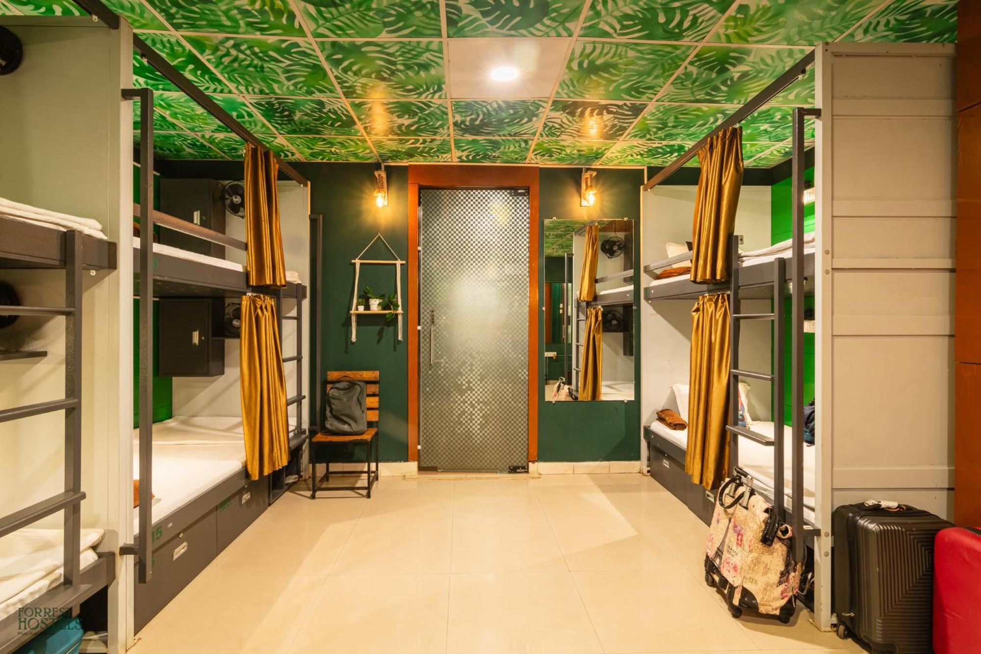 Forrest Hostels Mumbai Ngoại thất bức ảnh