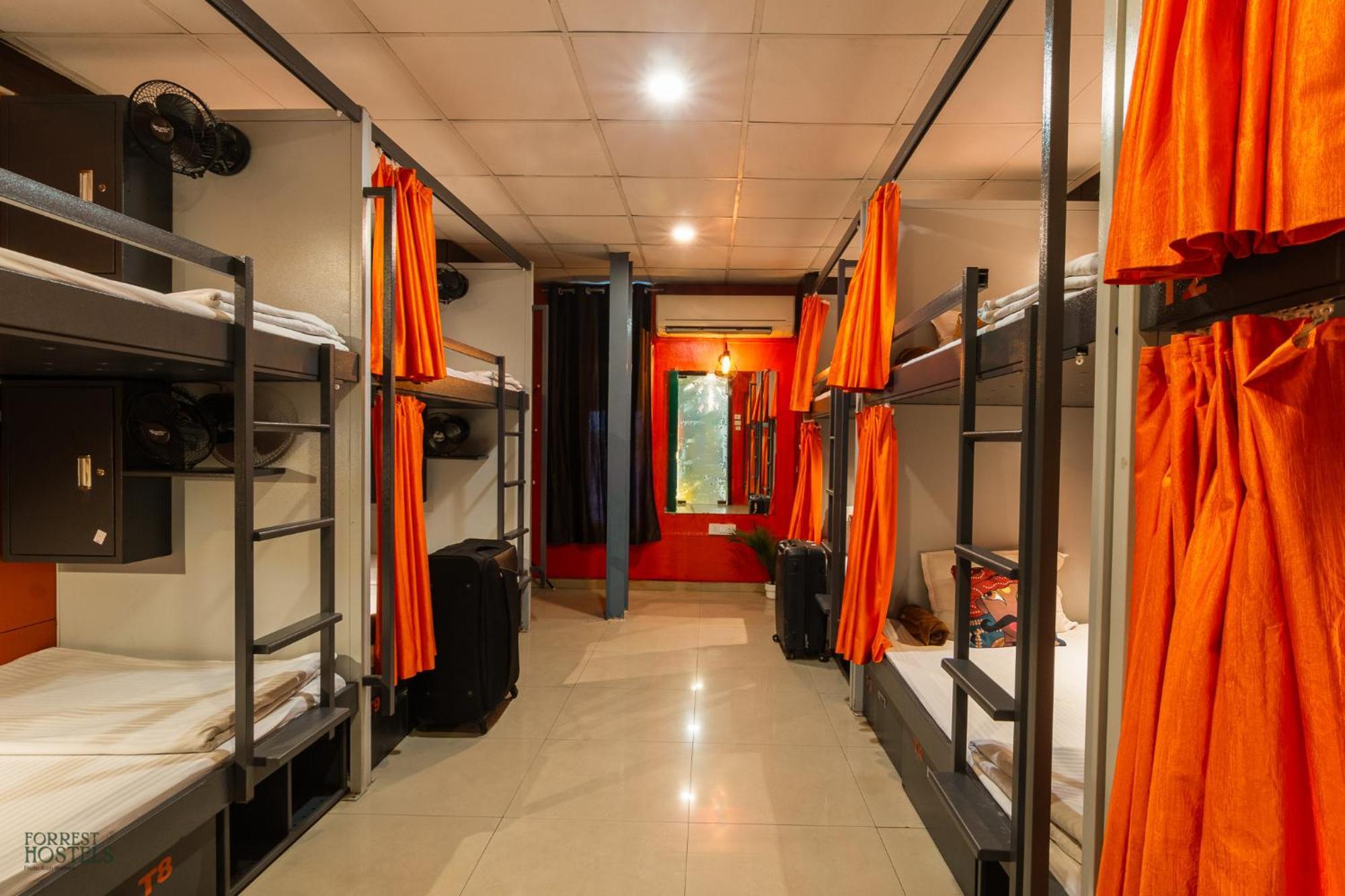 Forrest Hostels Mumbai Ngoại thất bức ảnh