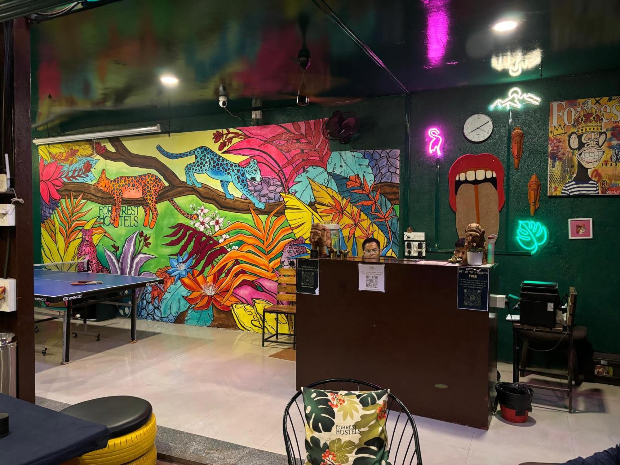 Forrest Hostels Mumbai Ngoại thất bức ảnh