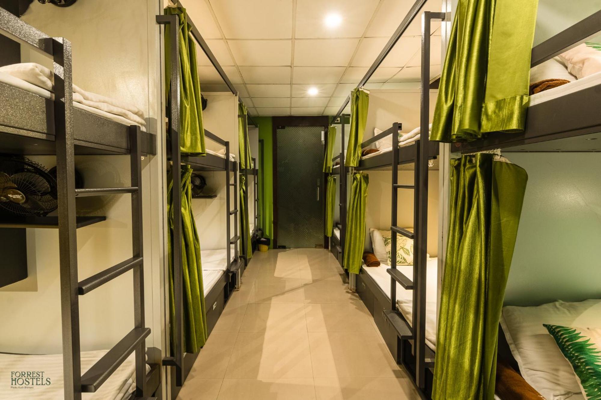 Forrest Hostels Mumbai Ngoại thất bức ảnh